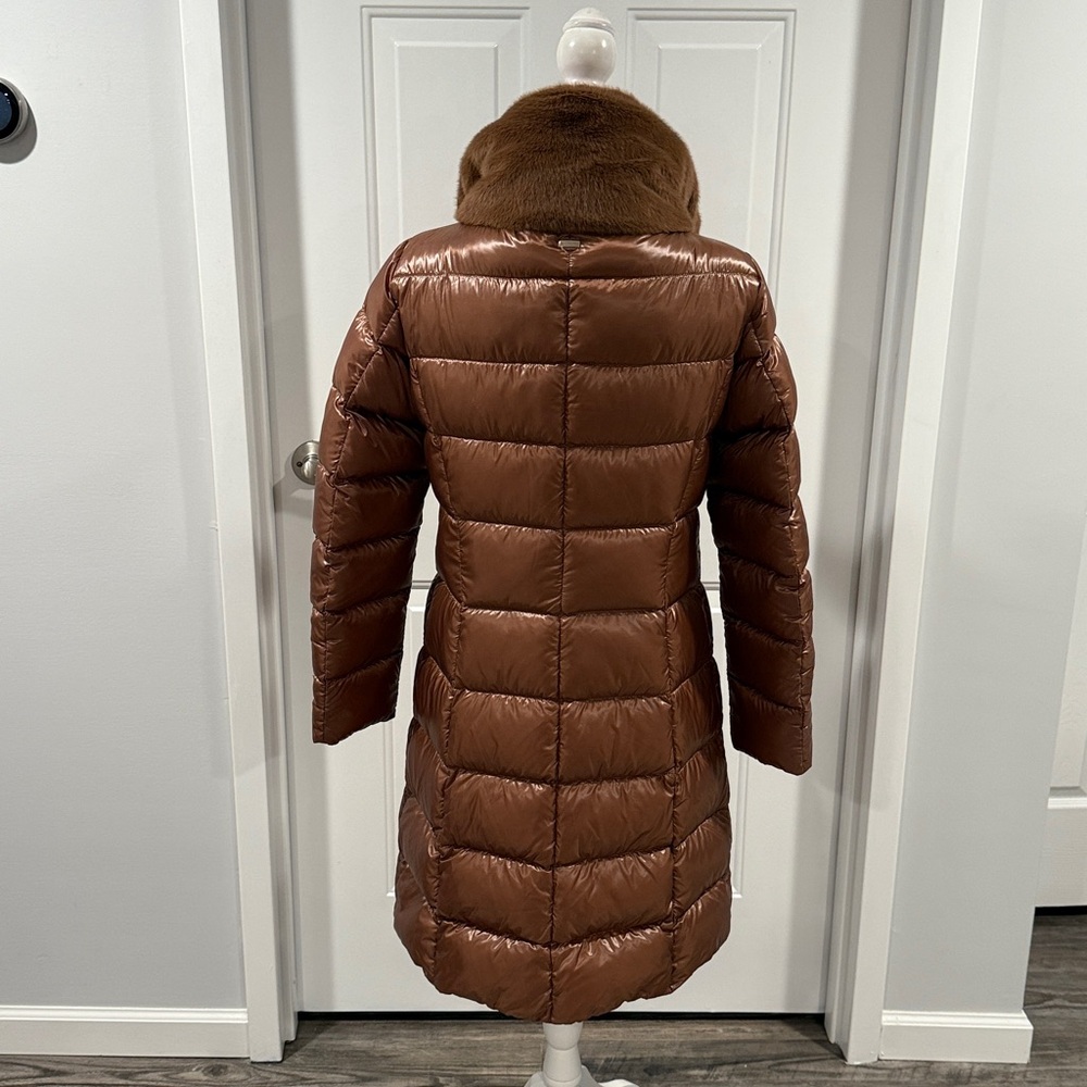 NWT Herno Ultralight Zip-Up Puffer Coat 44 US 8  Jacket Faux Fur Collar NEW! - Picture 6 of 16